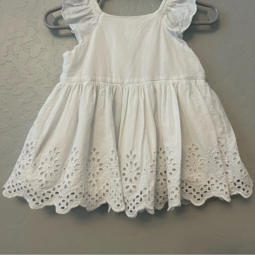 Baby Gap white eyelet dress with flutter sleeves 3-6 months